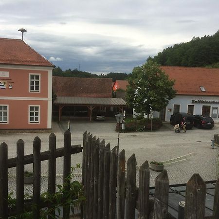 Zur Krone Wolfsegg Bagian luar foto